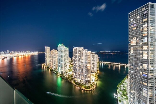 Building Photo - 300 Biscayne Blvd Way