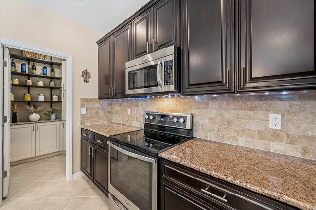 Building Photo - 10652 Ivanhoe Ln