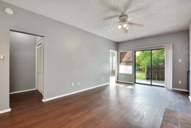 Building Photo - 9506 Kempler Dr