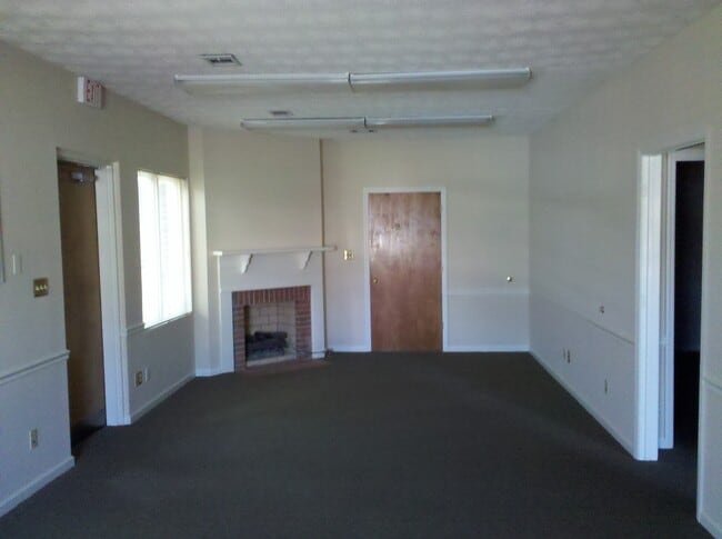 Building Photo - 300 W Broome St