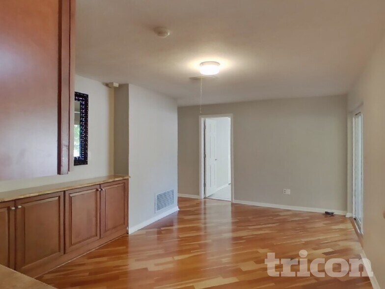 Building Photo - 1866 Belleair Rd