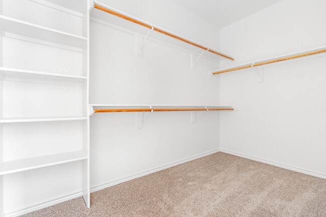 Building Photo - 602 Dred Roger Circle