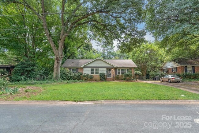 Building Photo - 2200 Collingdale Pl