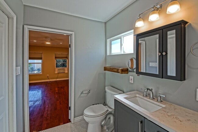 Building Photo - REMODELED, CHARMING & AIRY 3BR2BA HOME W/ OFFICE ON A LARGE LOT W/ NICELY LANDSCAPED FRONT YARD, ...