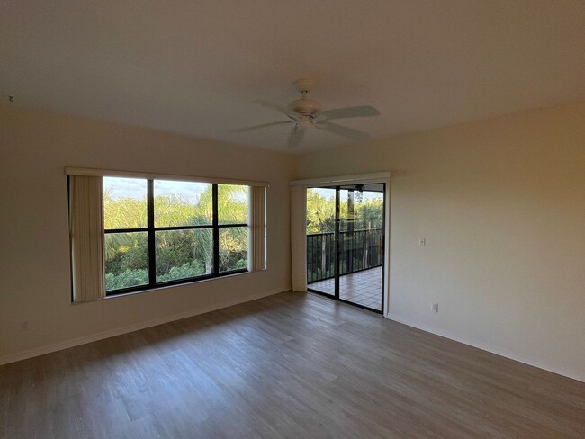 Building Photo - Unfurnished 2 BR 2 Bath Annual Rental in R...