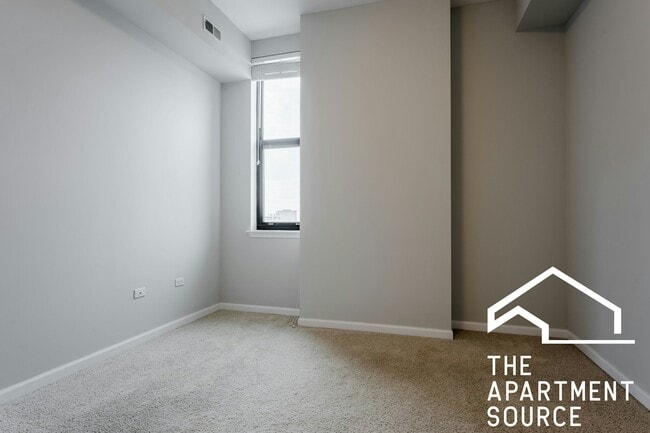 Building Photo - 1464 S Michigan Ave