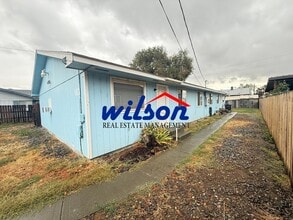 Building Photo - 1807 S 7th Ave