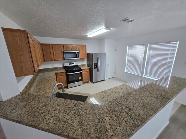 Building Photo - 427 Remington Heights Dr