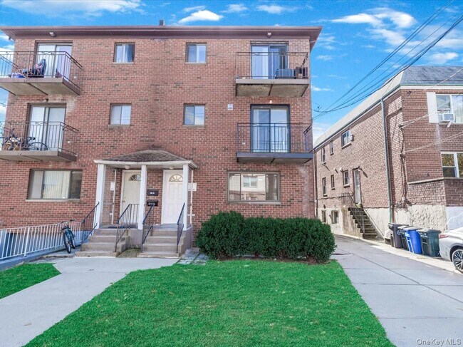 Building Photo - 214-16 40th Ave