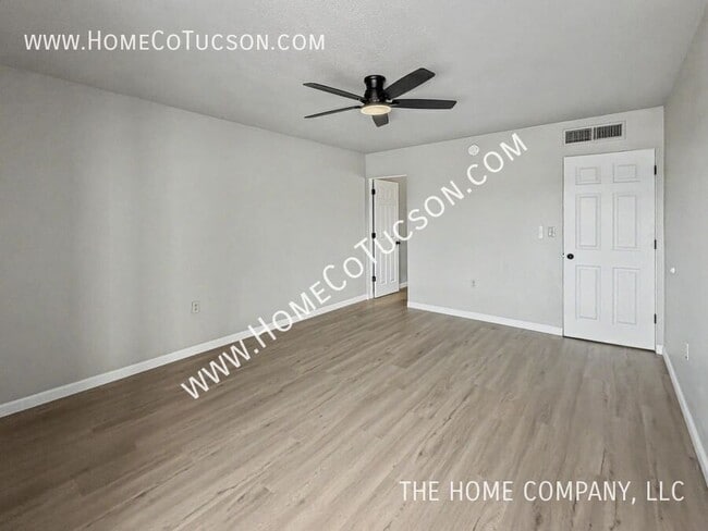 Building Photo - 5108 N Avenida Primera