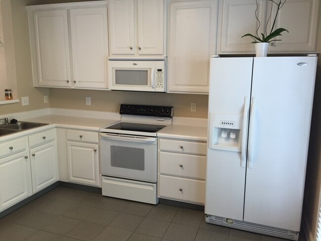 Building Photo - 8605 London Park Ct