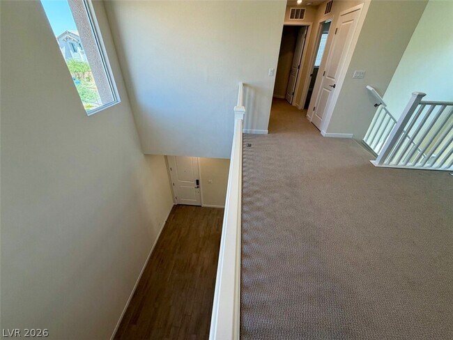 Building Photo - 227 Jaldena Ln