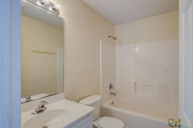 Building Photo - 533 Tribeca Dr