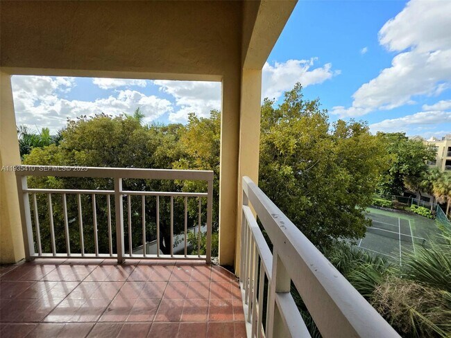 Building Photo - 8290 Lake Dr