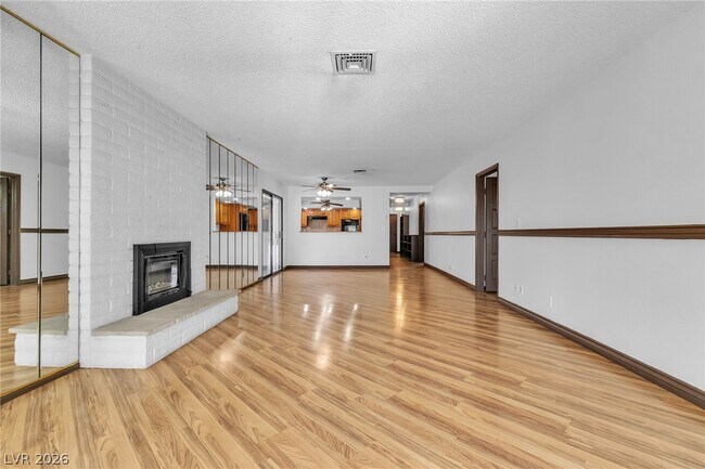 Building Photo - 2457 Swan Ln