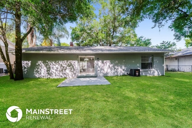 Building Photo - 1130 Foxwood Dr