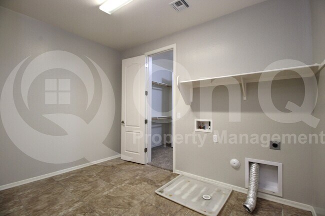 Building Photo - 4167 E Glacier Pl
