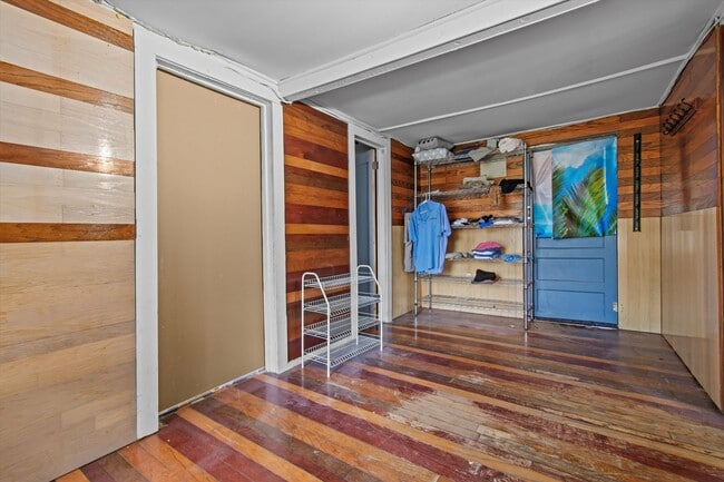 Building Photo - 480 Grandpa Rd