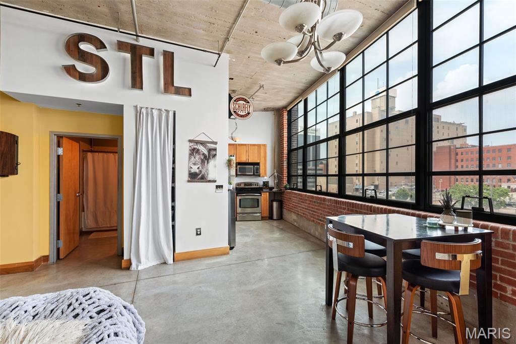 Building Photo - 2323 Locust St