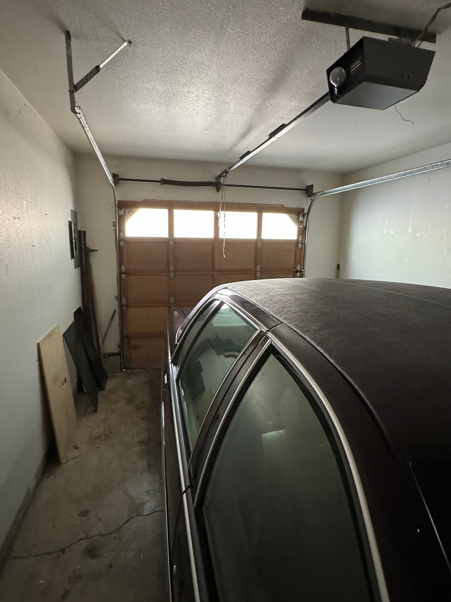 Garage - 1293 City View St