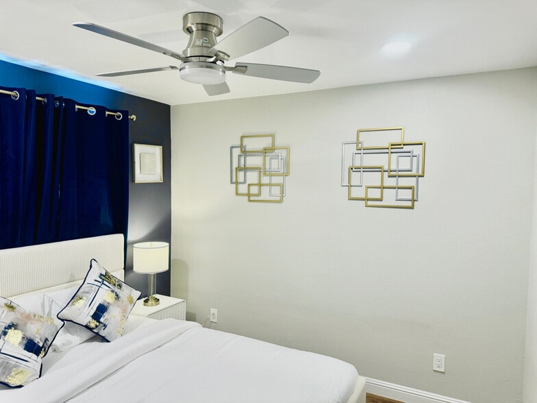 Building Photo - 1063-67 Gillespie Dr