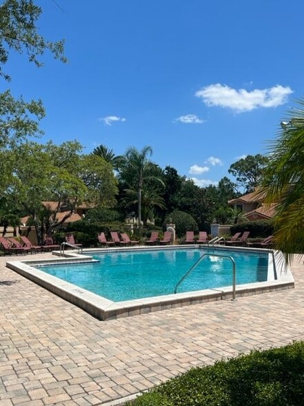 Building Photo - 7757 Sugar Bend Dr