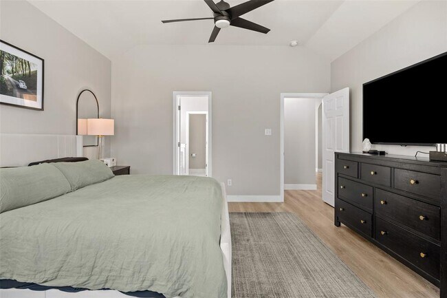 Building Photo - 2414 Powderham Ln