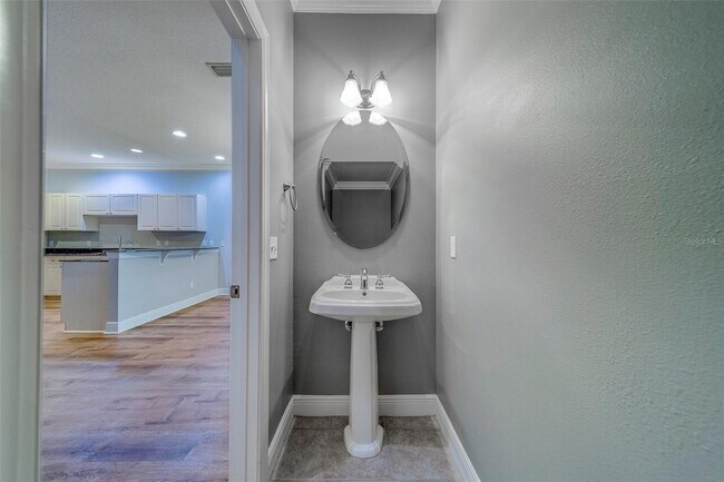 Building Photo - 270 Valencia Cir