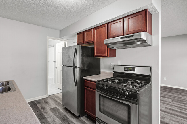 Building Photo - Rosco Apts-2720