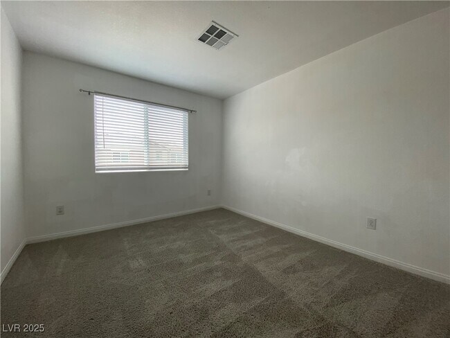 Building Photo - 2624 Blazing Blue Ave