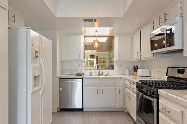 Building Photo - 49336 Eisenhower Dr