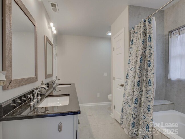 Building Photo - 6219 Colchester Pl