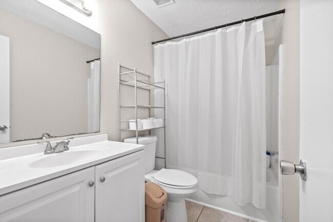 Building Photo - 135 E St