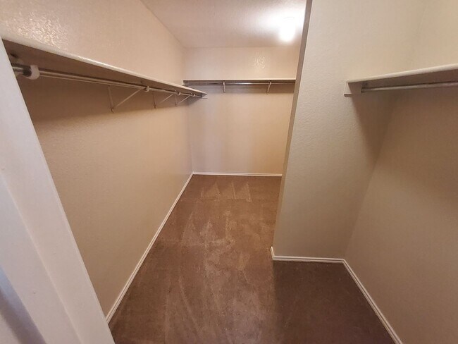 Building Photo - 14819 Mountainside Ridge