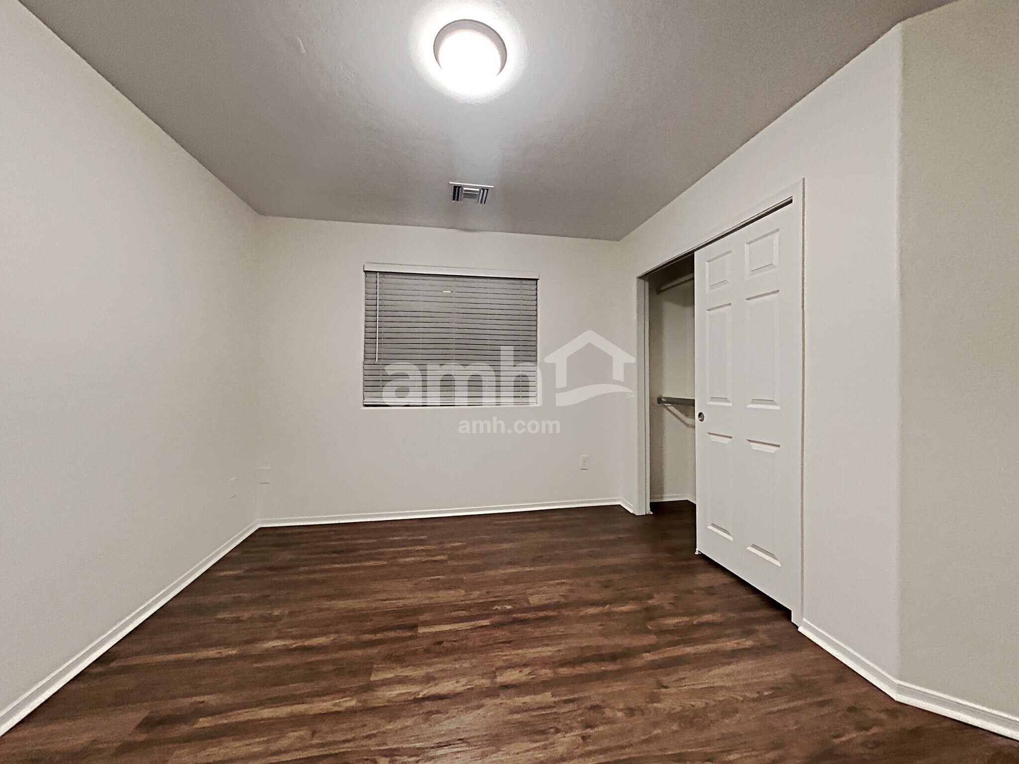Building Photo - 9131 S Whispering Pine Dr