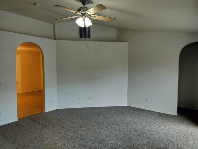 Building Photo - 1415 Chelsey Cir