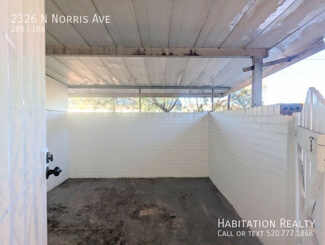 Building Photo - Remodeled 2Bed/1Bath with Designer Touches...