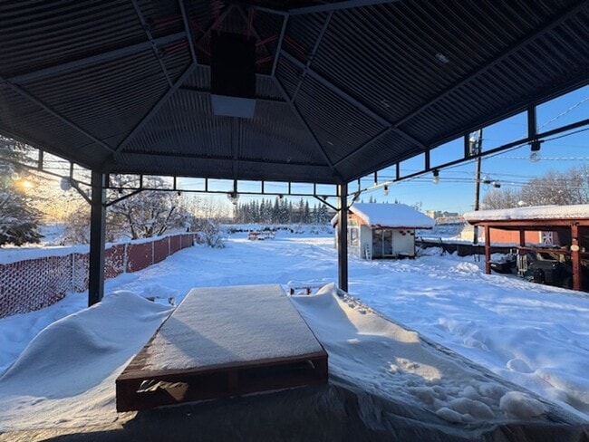 Building Photo - Beautifully Remodeled 4 bedroom off the River in town