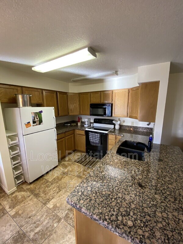 Building Photo - 2707 N Walnut Hills Dr