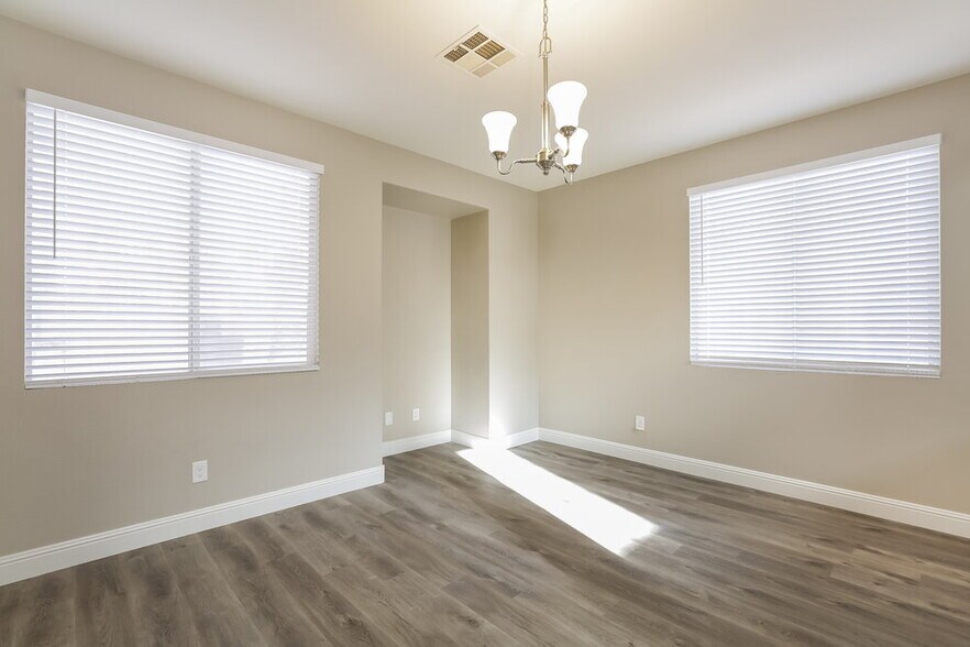 Building Photo - 5443 Goldenroot Ct
