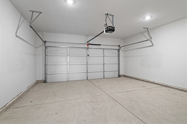 Building Photo - 1031 Peaceful Fawn Dr