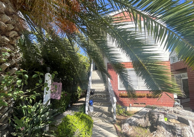 Building Photo - 1st Avenue