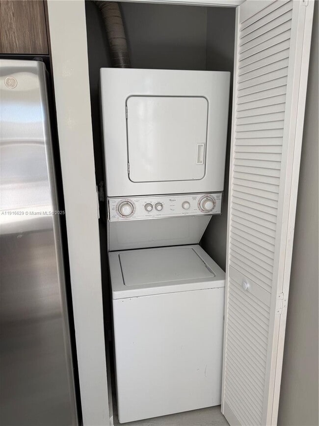 Building Photo - 10020 NW 9th St Cir