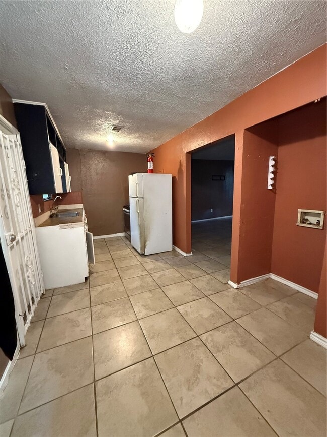 Building Photo - 5215 Bellfort Ave