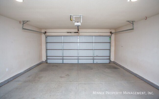 Building Photo - 14211 Vernon Ave