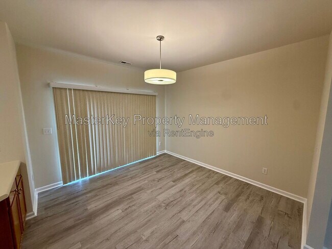 Building Photo - 414 Walnut Woods Dr