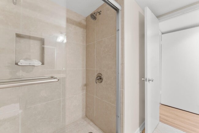 Building Photo - 5073 Beachwalk Way