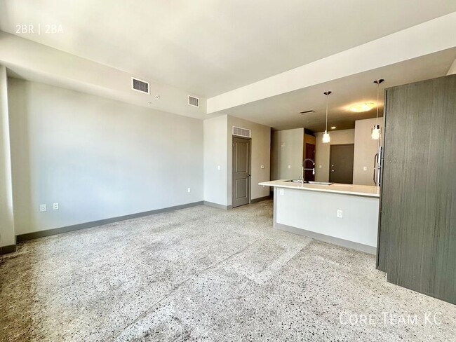 Building Photo - 1121 McGee St