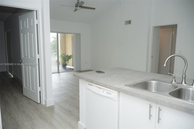Building Photo - 2600 S University Dr