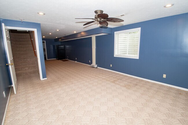 Building Photo - 4 Bedroom home in Granger, IN!